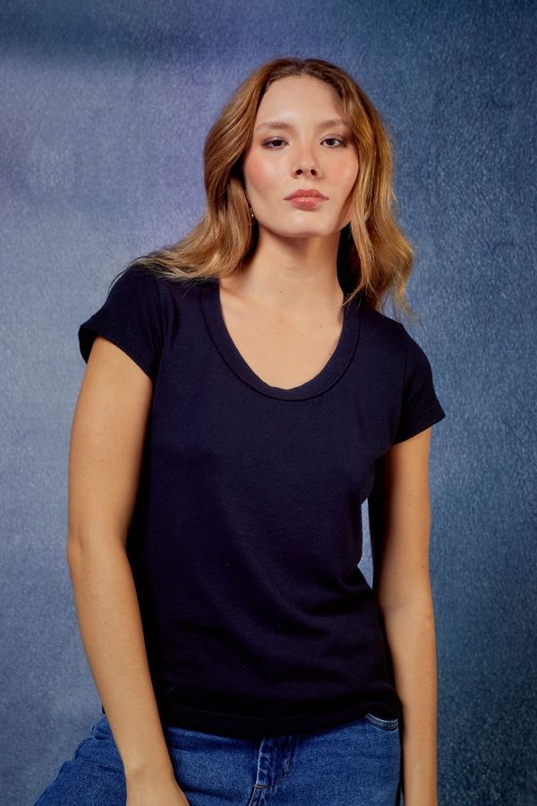 BLUSA NEW BASIC PRETO - P