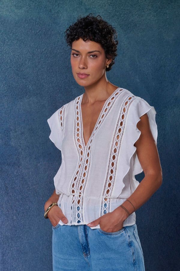 BLUSA DETALHES RENDA OFF WHITE - 40